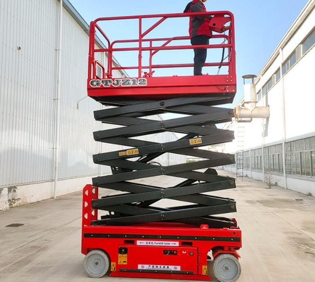 博厚镇自行走移动式升降机